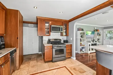 1302 Fall Court Wheeling IL 60090
