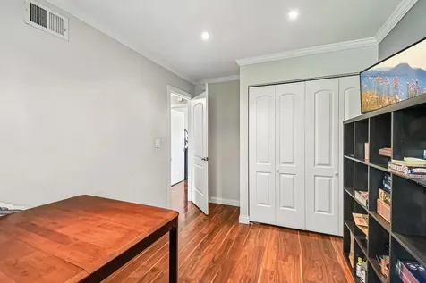 1302 Fall Court Wheeling IL 60090
