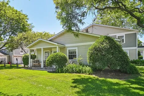 1302 Fall Court Wheeling IL 60090