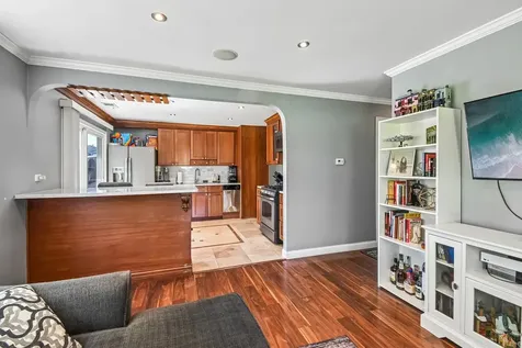 1302 Fall Court Wheeling IL 60090