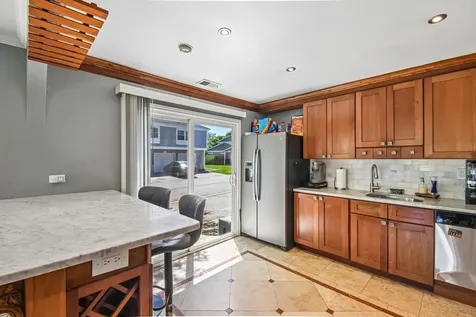 1302 Fall Court Wheeling IL 60090