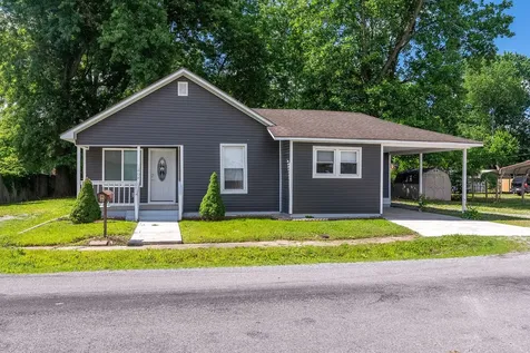1608 West Adams Street Herrin IL 62948