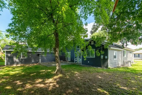 1608 West Adams Street Herrin IL 62948