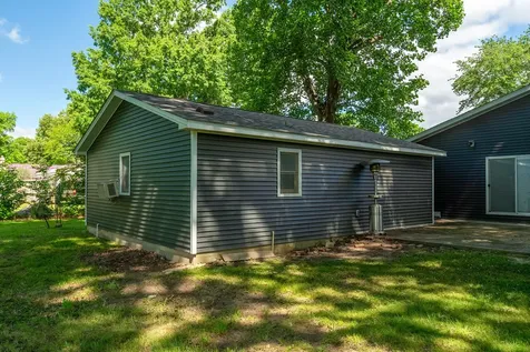 1608 West Adams Street Herrin IL 62948