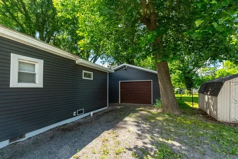 1608 West Adams Street Herrin IL 62948