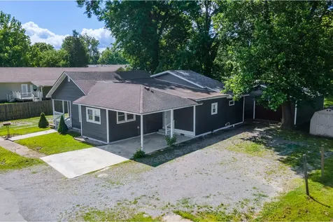 1608 West Adams Street Herrin IL 62948