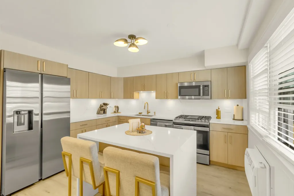 4229 North Keystone Avenue Chicago IL 60641