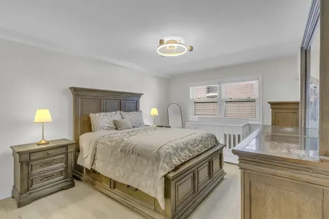 4229 North Keystone Avenue Chicago IL 60641