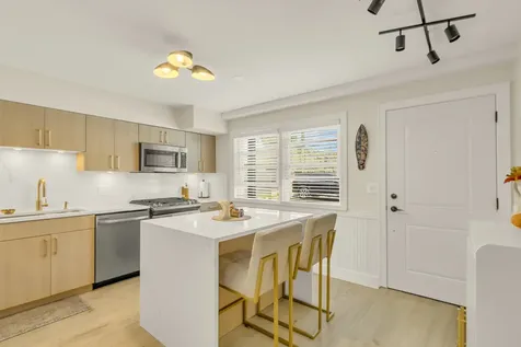 4229 North Keystone Avenue Chicago IL 60641