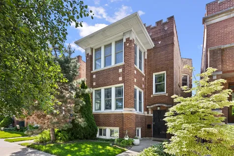 2541 West Argyle Street Chicago IL 60625