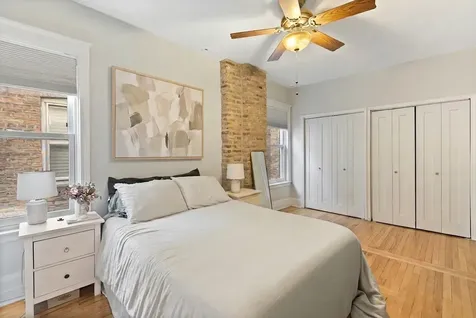 2541 West Argyle Street Chicago IL 60625