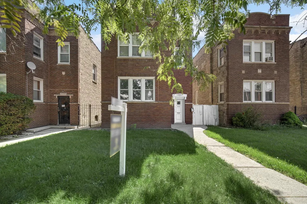 1647 North Austin Avenue Chicago IL 60639