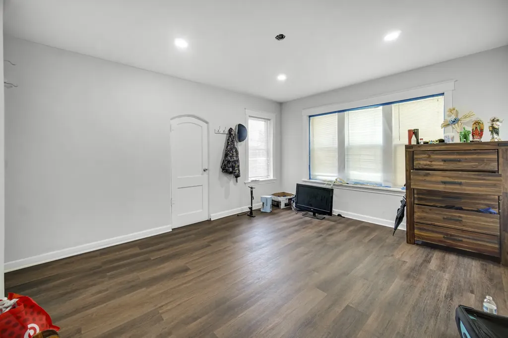 1647 North Austin Avenue Chicago IL 60639
