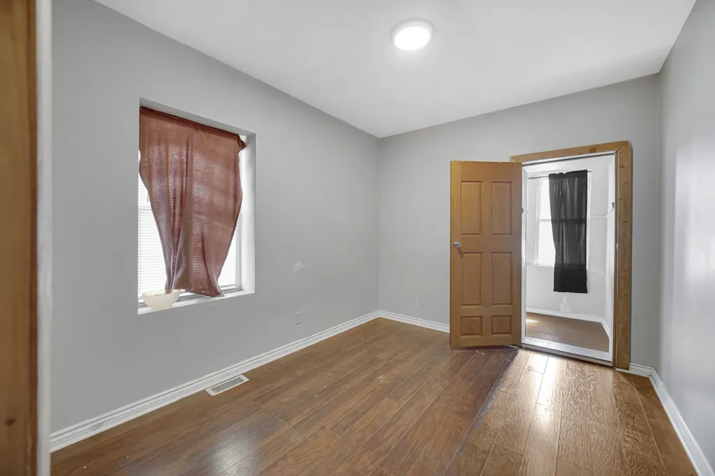 1647 North Austin Avenue Chicago IL 60639