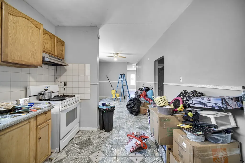 1647 North Austin Avenue Chicago IL 60639