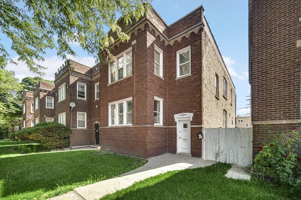1647 North Austin Avenue Chicago IL 60639