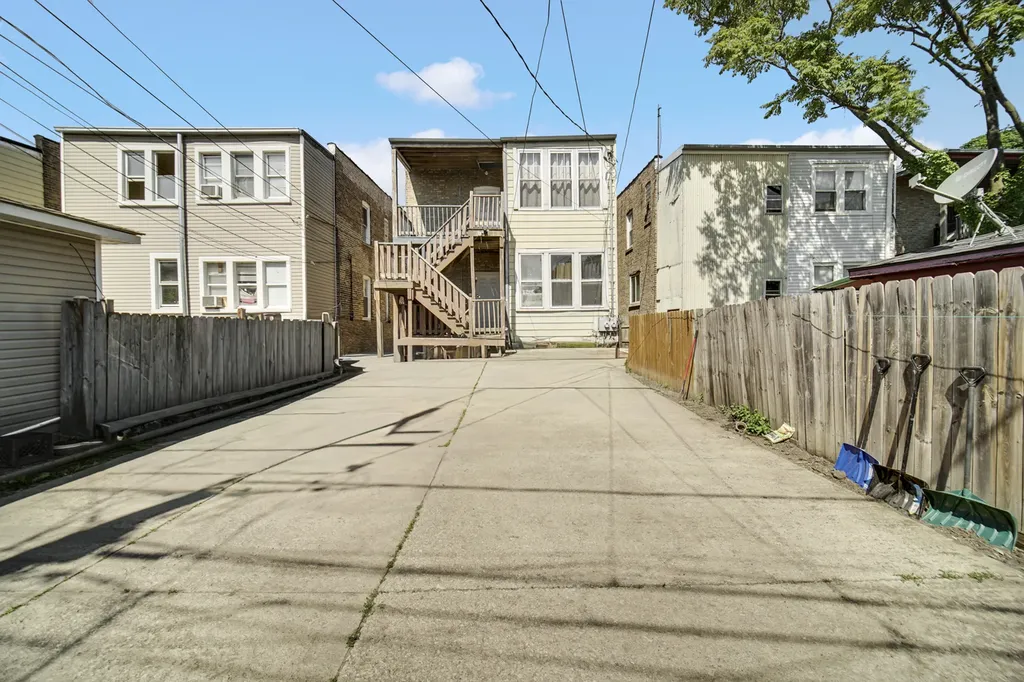 1647 North Austin Avenue Chicago IL 60639