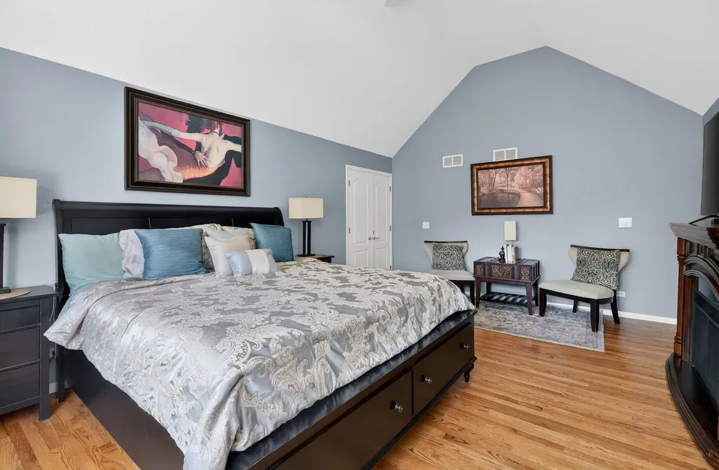 3743 Caine Drive Naperville IL 60564