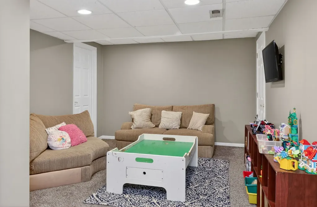 3743 Caine Drive Naperville IL 60564
