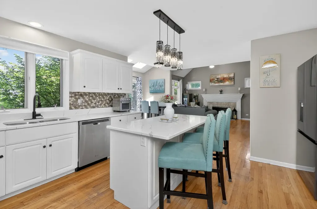 3743 Caine Drive Naperville IL 60564