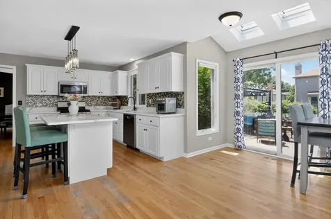 3743 Caine Drive Naperville IL 60564