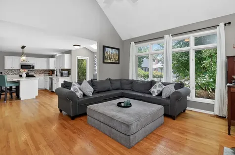 3743 Caine Drive Naperville IL 60564
