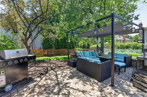 3743 Caine Drive Naperville IL 60564