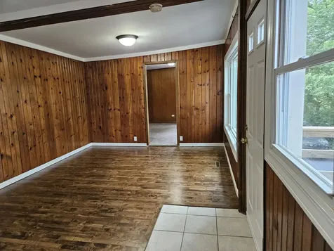 16 Riverview Street North Aurora IL 60542