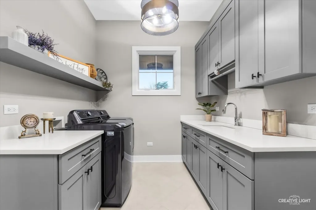 1862 West Wiesbrook Road Wheaton IL 60189