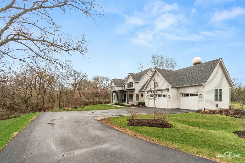 1862 West Wiesbrook Road Wheaton IL 60189