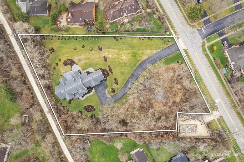 1862 West Wiesbrook Road Wheaton IL 60189