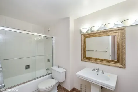 211 East Ohio Street Chicago IL 60611