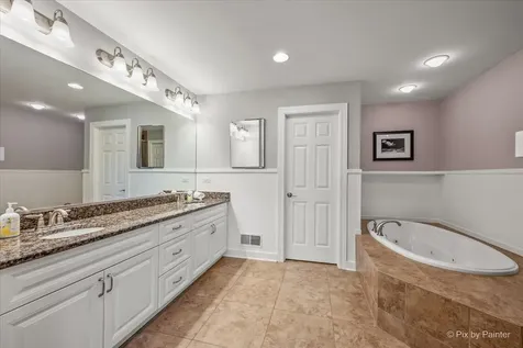 15 North Street Woodstock IL 60098