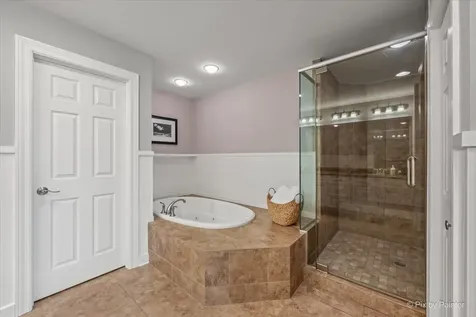 15 North Street Woodstock IL 60098