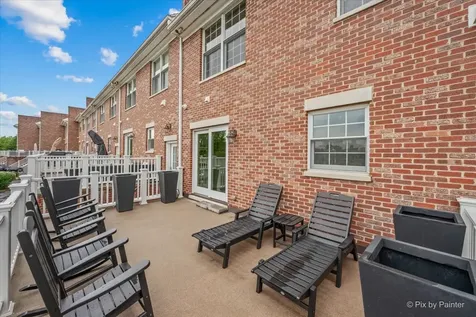 15 North Street Woodstock IL 60098