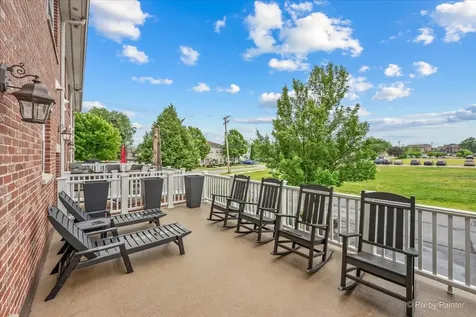 15 North Street Woodstock IL 60098