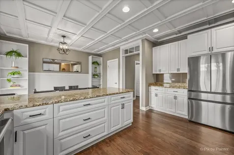 15 North Street Woodstock IL 60098