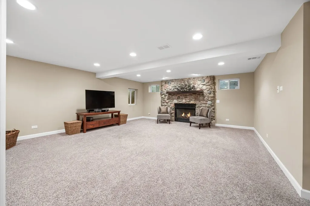 4542 Hatch Lane Lisle IL 60532