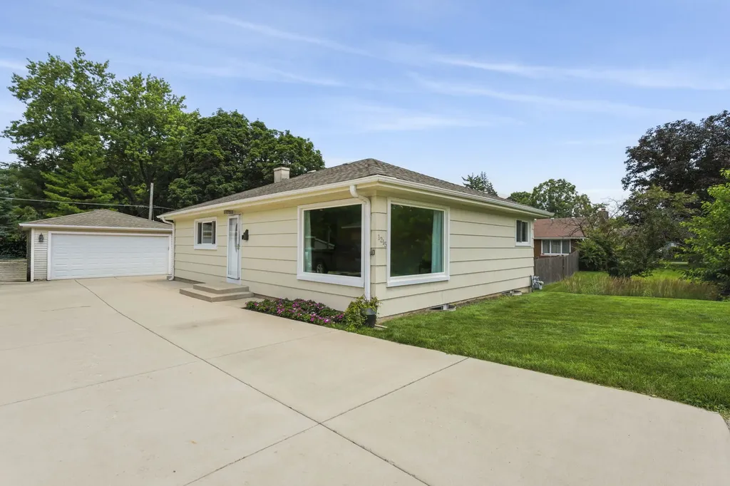 1215 West Roosevelt Road Wheaton IL 60187