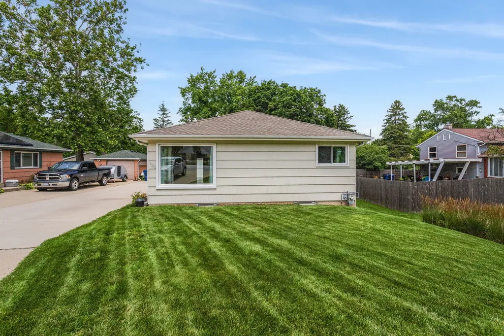 1215 West Roosevelt Road Wheaton IL 60187