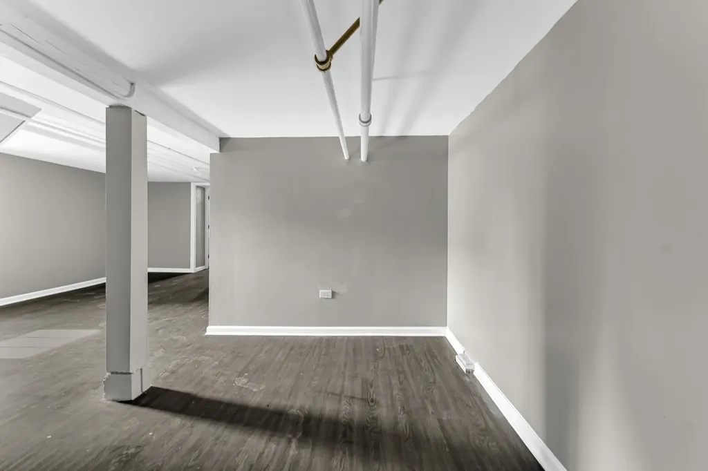 1205 East 93rd Street Chicago IL 60619