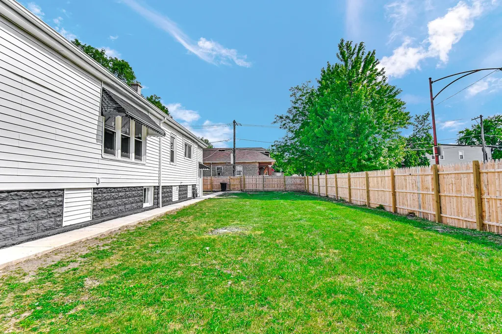1205 East 93rd Street Chicago IL 60619