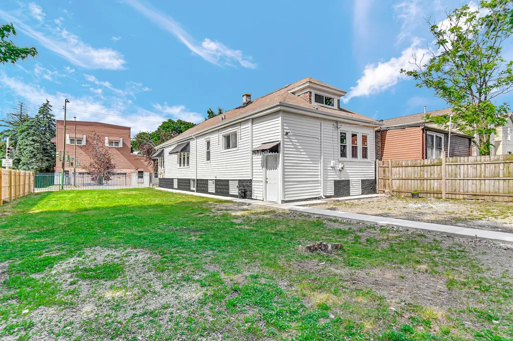 1205 East 93rd Street Chicago IL 60619