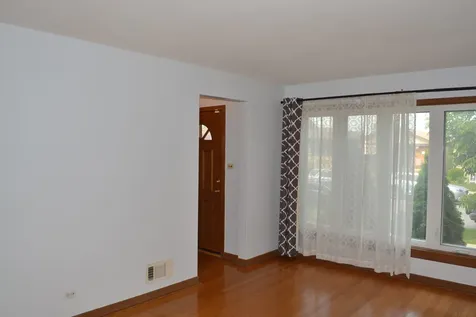 5929 West 64th Street Chicago IL 60638