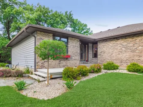 527 Trading Post Trail Rockton IL 61072