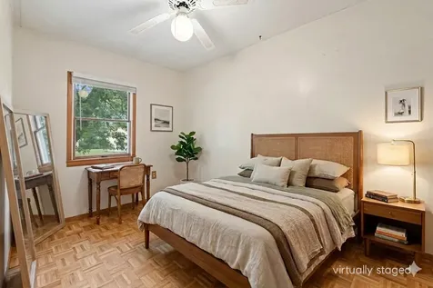 121 Seton Place Streamwood IL 60107