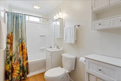 121 Seton Place Streamwood IL 60107
