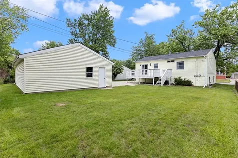 121 Seton Place Streamwood IL 60107