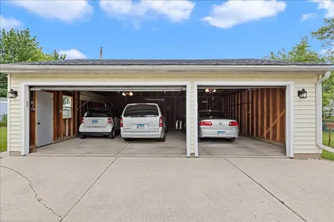 121 Seton Place Streamwood IL 60107