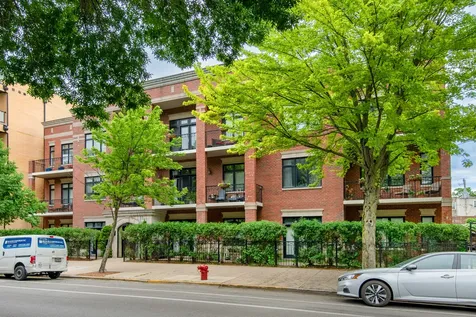 4927 North Damen Avenue Chicago IL 60625